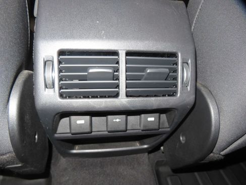 Used 2020 Land Rover Discovery Sport AWD/4WD image 46
