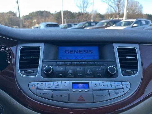 Used 2012 Hyundai Genesis 3.8 image 9