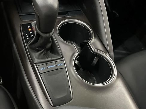 Used 2023 Toyota Camry SE image 22