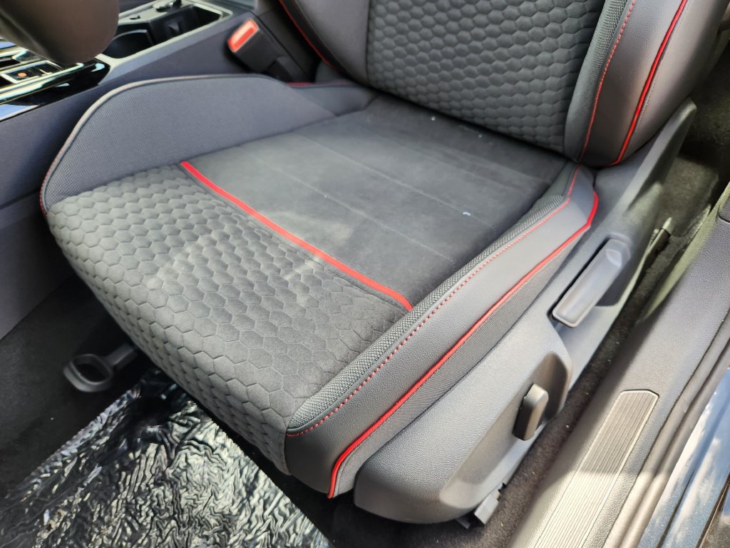 New 2026 Volkswagen GTI SE FWD image 13