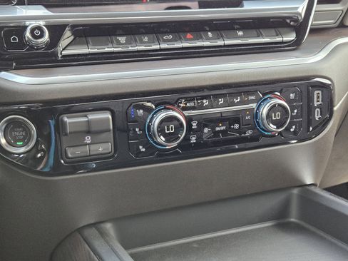 Used 2025 GMC Sierra 2500 SLT w/ SLT Convenience Package image 27