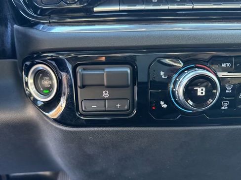 Used 2024 GMC Sierra 3500 SLE w/ SLE Convenience Package image 21