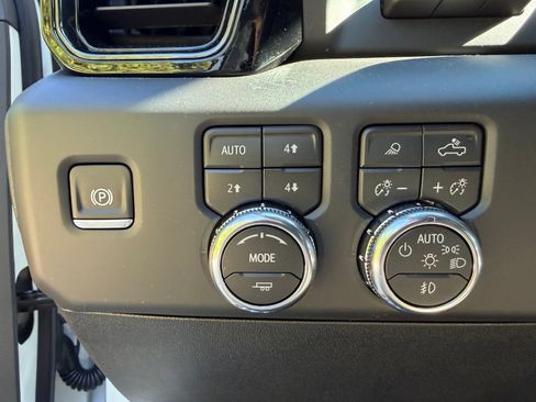 New 2026 GMC Sierra 2500 AT4 w/ AT4 Premium Plus Package AWD/4WD image 12