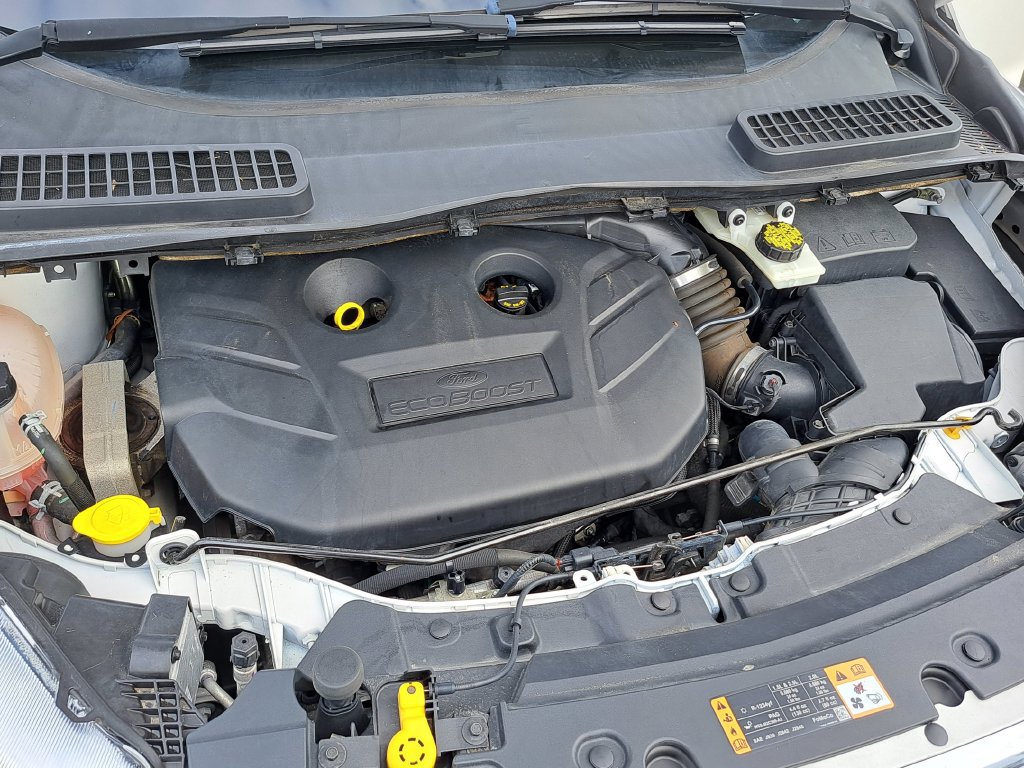 Used 2018 Ford Escape Titanium w/ Ford Safe & Smart Package FWD image 16