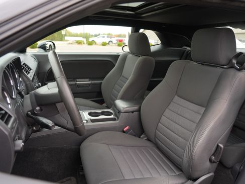 Used 2009 Dodge Challenger R/T RWD image 12