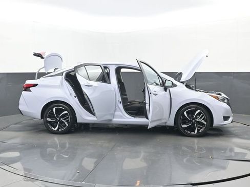 Used 2025 Nissan Versa SR w/ Electronics Package image 32