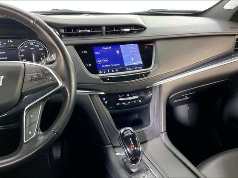 Used 2024 Cadillac XT5 Premium Luxury AWD/4WD image 8