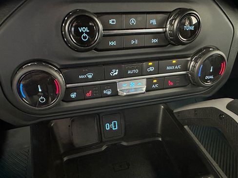 Certified 2022 Ford Bronco Outer Banks w/ Sasquatch Package AWD/4WD image 34