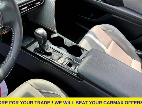 Used 2025 Toyota Camry SE FWD image 16