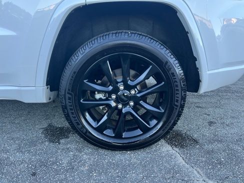 Used 2020 Jeep Grand Cherokee Altitude image 26