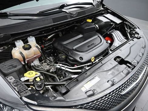 Used 2023 Chrysler Voyager LX FWD image 40