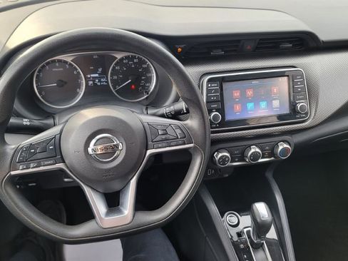 Used 2020 Nissan Kicks S image 20