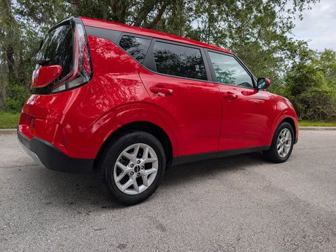 Used 2025 Kia Soul S image 9