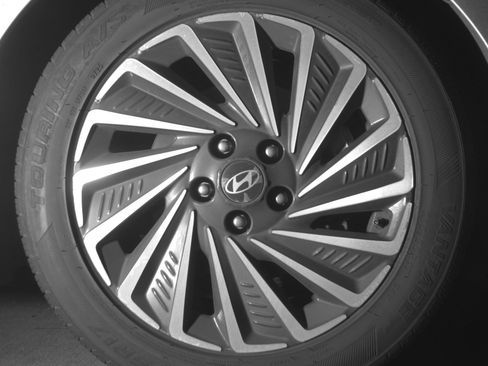 Used 2025 Hyundai Sonata SEL FWD image 13