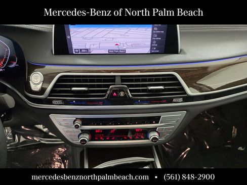 Used 2022 BMW 750i xDrive 750i xDrive image 24