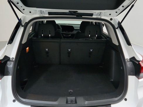 Used 2024 Chevrolet TrailBlazer LT AWD/4WD image 25