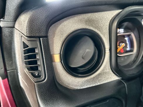 Used 2024 Jeep Wrangler Unlimited Sport AWD/4WD image 15