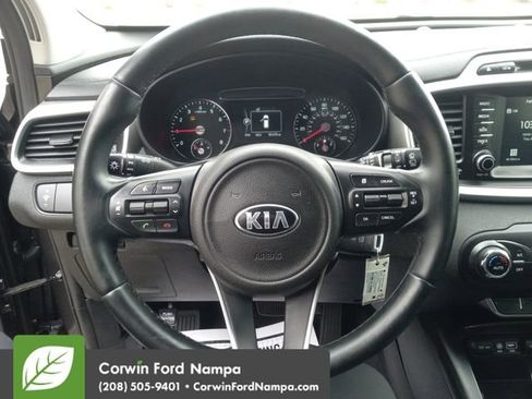 Used 2017 Kia Sorento LX w/ LX Convenience Package image 14