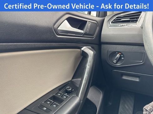 Used 2021 Volkswagen Tiguan SE w/ Panoramic Sunroof Package FWD image 19