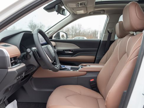 New 2026 Toyota Grand Highlander Platinum image 7