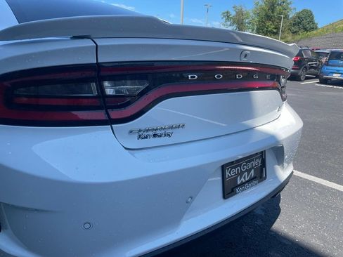 Used 2022 Dodge Charger R/T RWD image 5