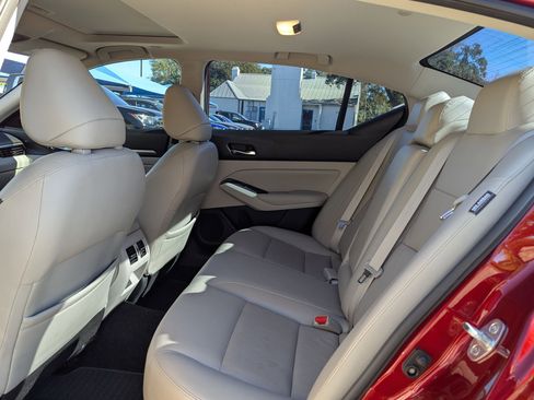 Used 2019 Nissan Altima 2.0 Edition One image 15