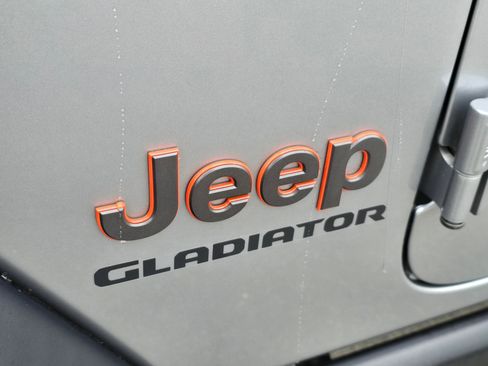 Used 2020 Jeep Gladiator Mojave image 11