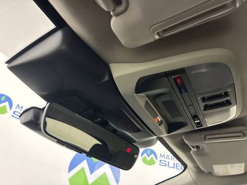 Used 2025 Subaru Crosstrek 2.0i Premium image 19