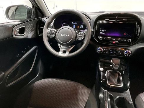 Used 2023 Kia Soul S image 7
