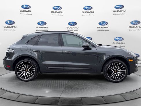 Used 2026 Porsche Macan AWD/4WD image 6