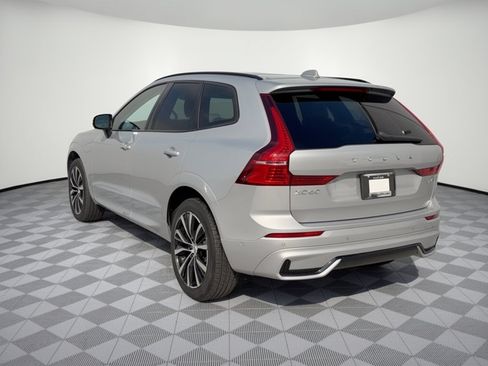 Used 2024 Volvo XC60 B5 Plus AWD/4WD image 3
