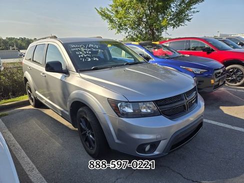 Used 2019 Dodge Journey SE w/ Connectivity Group FWD image 11