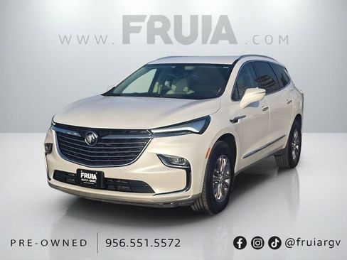 Used 2023 Buick Enclave Essence image 1