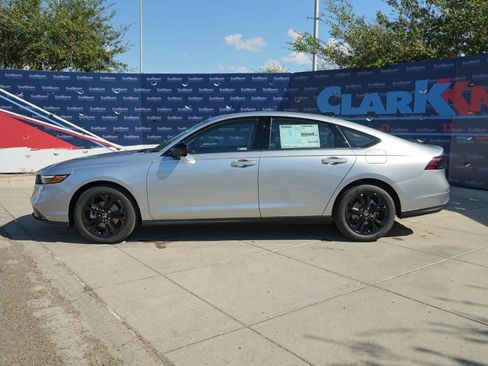 Used 2025 Honda Accord SE image 10