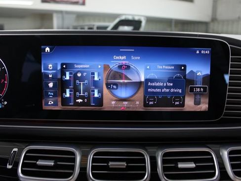 Used 2026 Mercedes-Benz GLS 580 4MATIC image 32