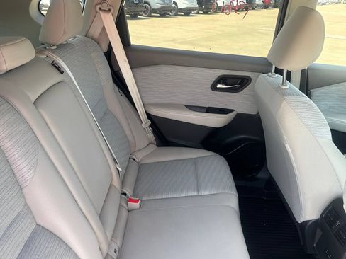 Used 2023 Nissan Rogue SV AWD/4WD image 31