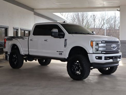 Used 2019 Ford F250 Platinum w/ Platinum Ultimate Package image 8