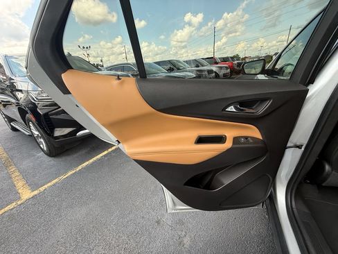 Used 2018 Chevrolet Equinox Premier FWD image 18