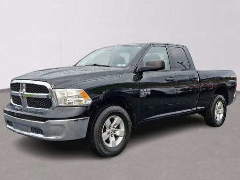 Used 2024 RAM 1500 Classic SLT AWD/4WD image 3