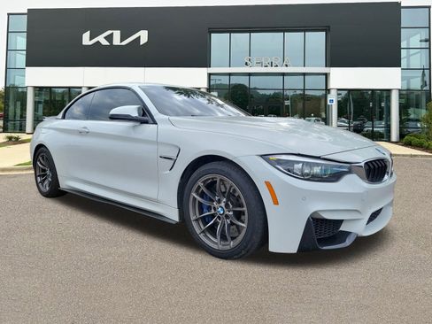 Used 2020 BMW M4 Convertible image 1