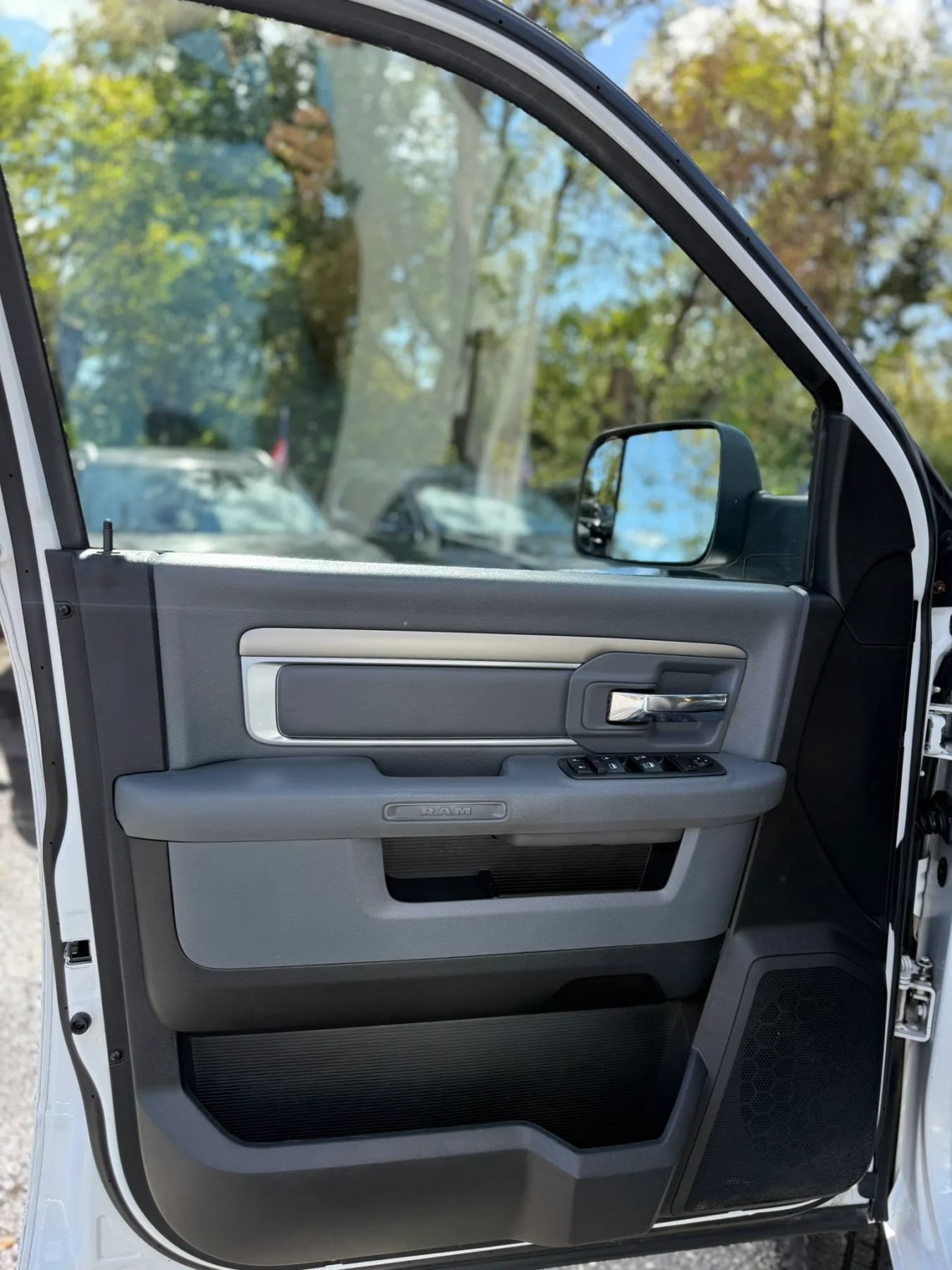 Used 2016 RAM 2500 Big Horn AWD/4WD image 11