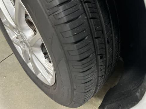 Used 2025 Chrysler Pacifica Select FWD image 29