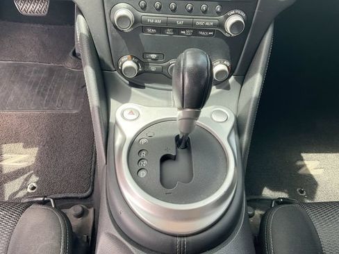 Used 2015 Nissan 370Z Coupe RWD image 25