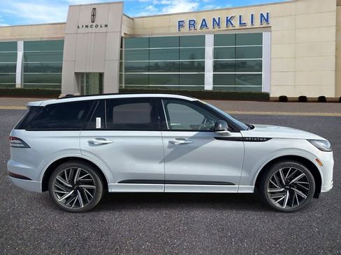 New 2025 Lincoln Aviator Black Label w/ Jet Appearance Package AWD/4WD image 8