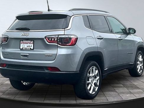 Used 2022 Jeep Compass Latitude AWD/4WD image 6