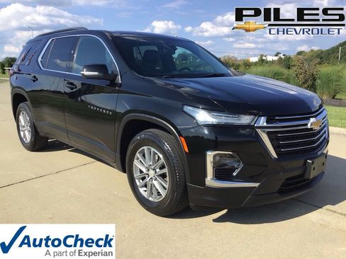 Used 2023 Chevrolet Traverse LT FWD image 1