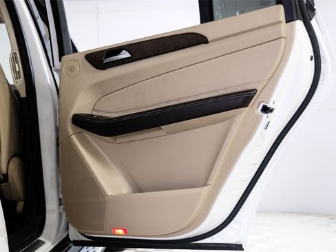 Used 2019 Mercedes-Benz GLS 450 4MATIC w/ Premium 1 Package image 52