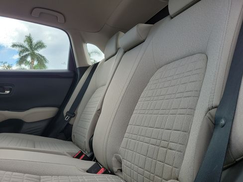 Certified 2025 Honda HR-V LX image 9