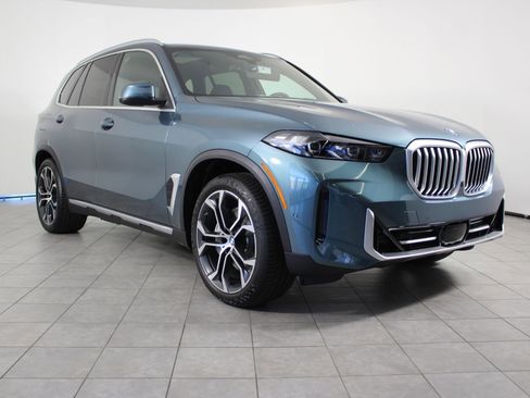 New 2026 BMW X5 xDrive50e image 7