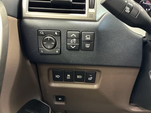 Certified 2023 Lexus GX 460 Luxury w/ Sport Design Package AWD/4WD image 27